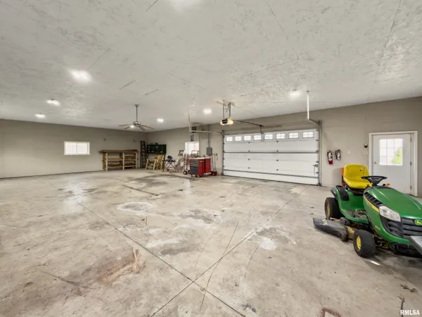 $660,000 | 17215 Mangold Road, Edelstein, IL 61526
