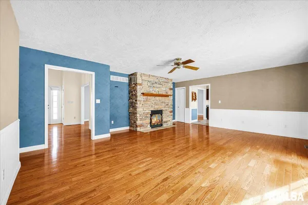 $675,000 | 17215 Mangold Road, Edelstein, IL 61526