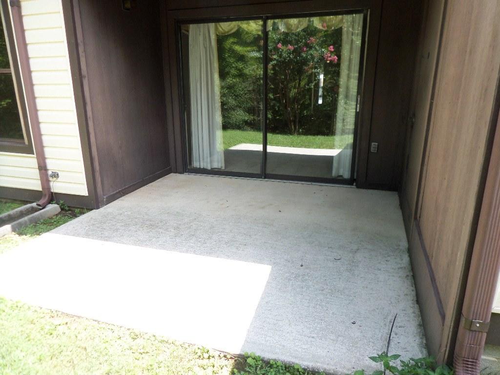 129 Brandeis Lane Oak Ridge, TN 37830 - Photo 9 of 20 patioandoutbuilding