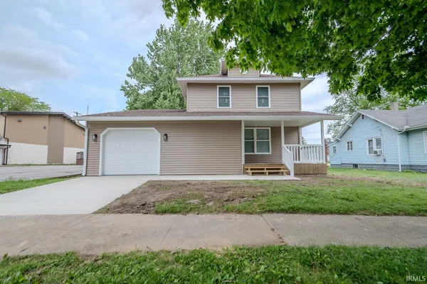 $225,000 | 1450 East Market Street, Huntington, IN 46750