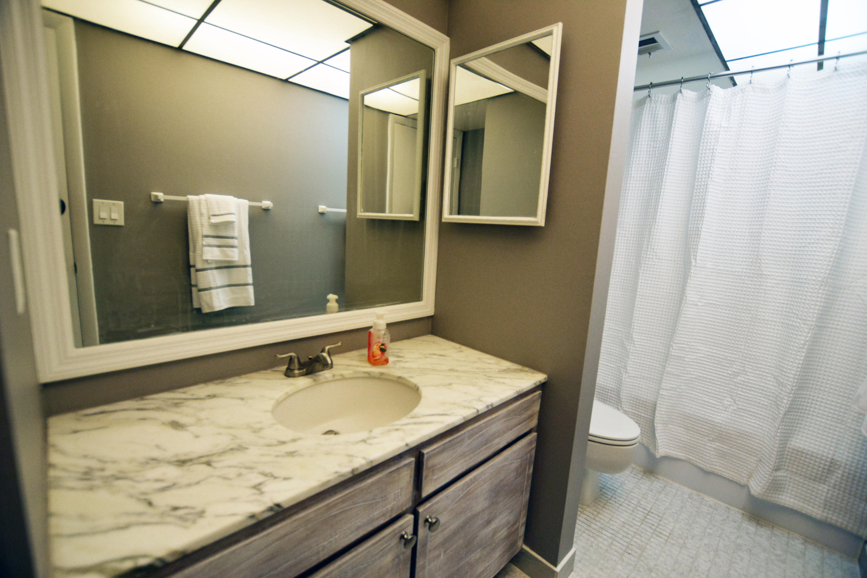12 Royal Palm Way, Unit 504 Boca Raton, FL 33432 - Photo 14 of 21 Spacious bath