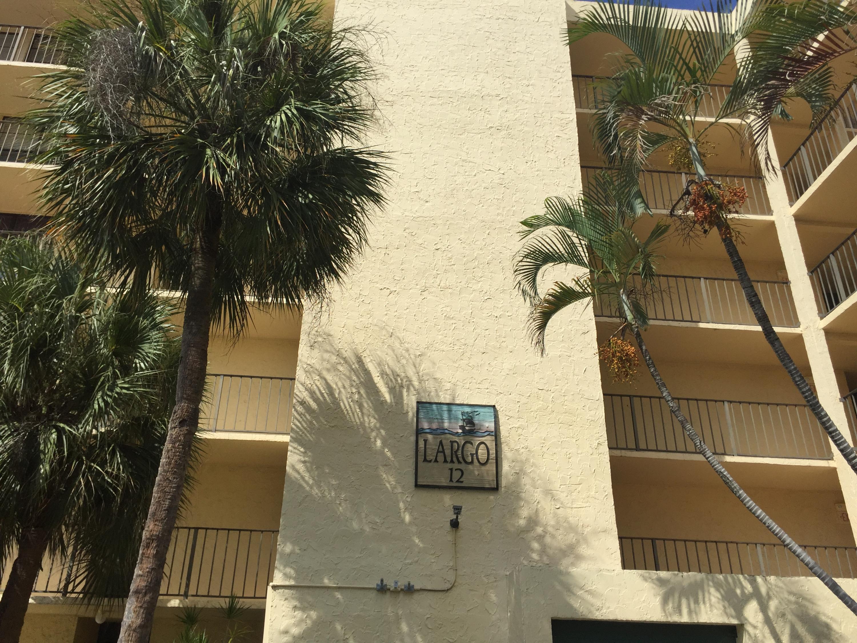 12 Royal Palm Way, Unit 504 Boca Raton, FL 33432 - Photo 5 of 21 Front of building