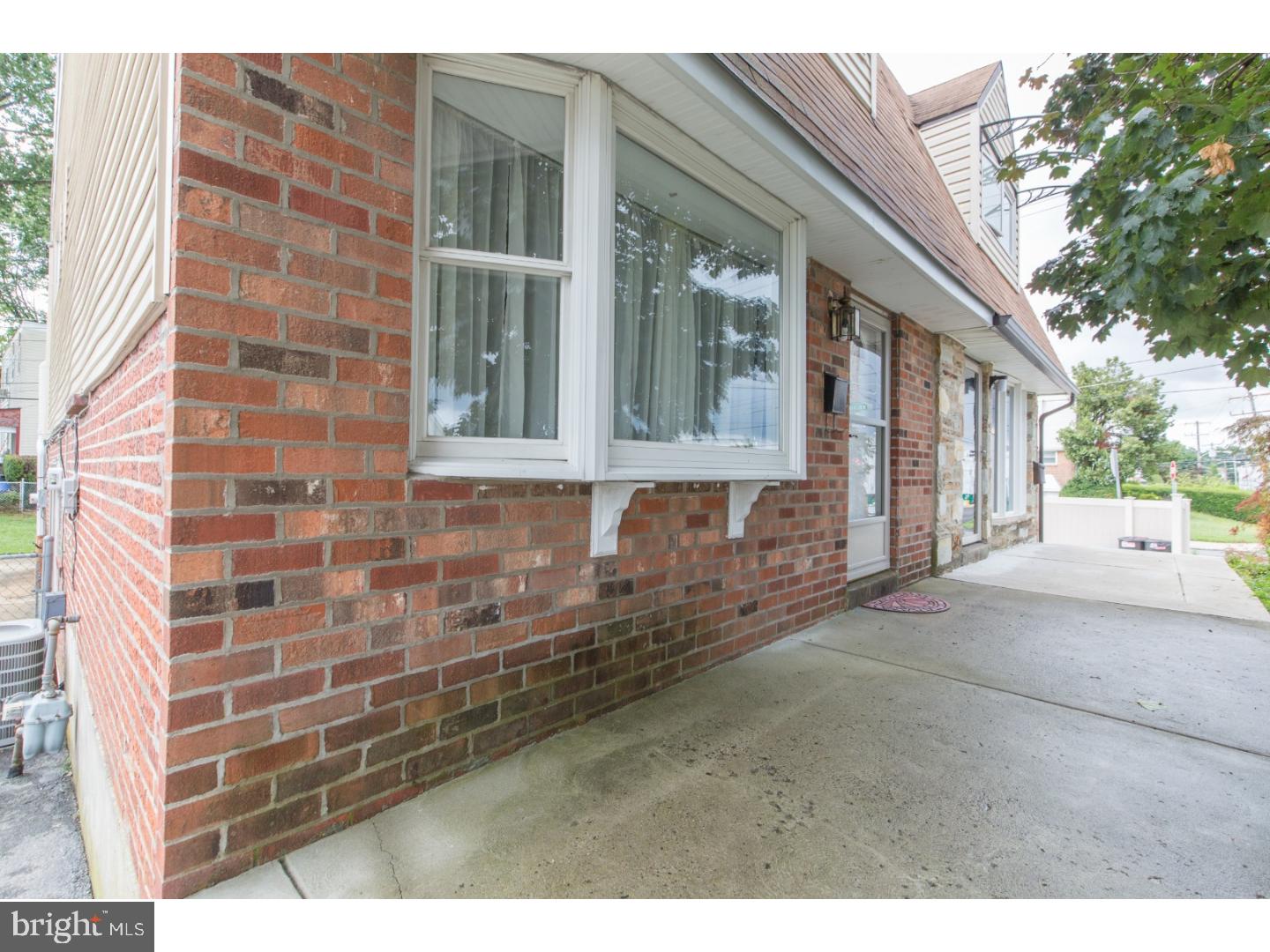 10813 Proctor Road Philadelphia, PA 19116 - Photo 3 of 18 Gallery Image 3