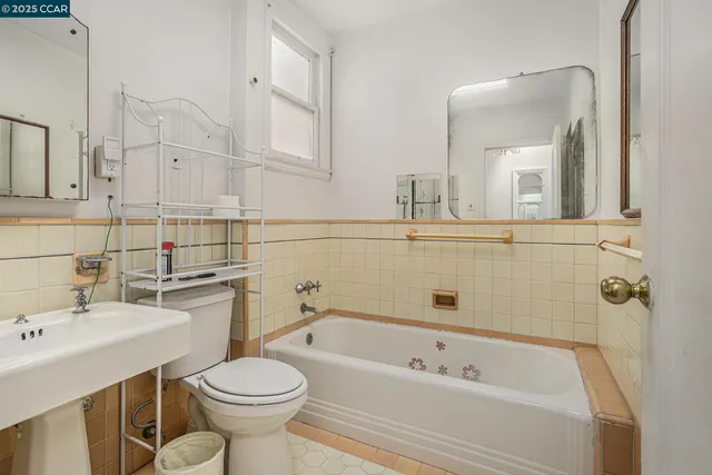 $1,125,000 | 841 Ocean Avenue, San Francisco, CA 94112