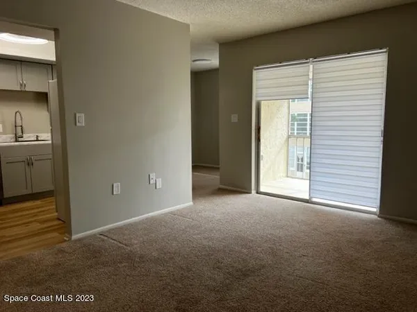 a view of empty room with window