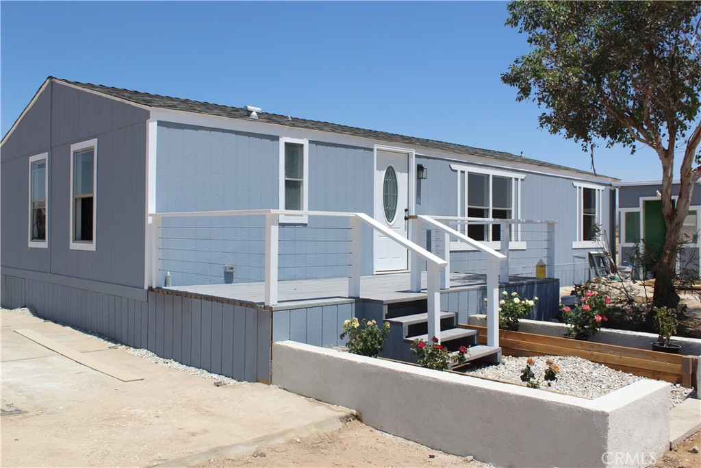 15030 Fairlane Road Lucerne Valley, CA 92356 - Photo 3 of 15