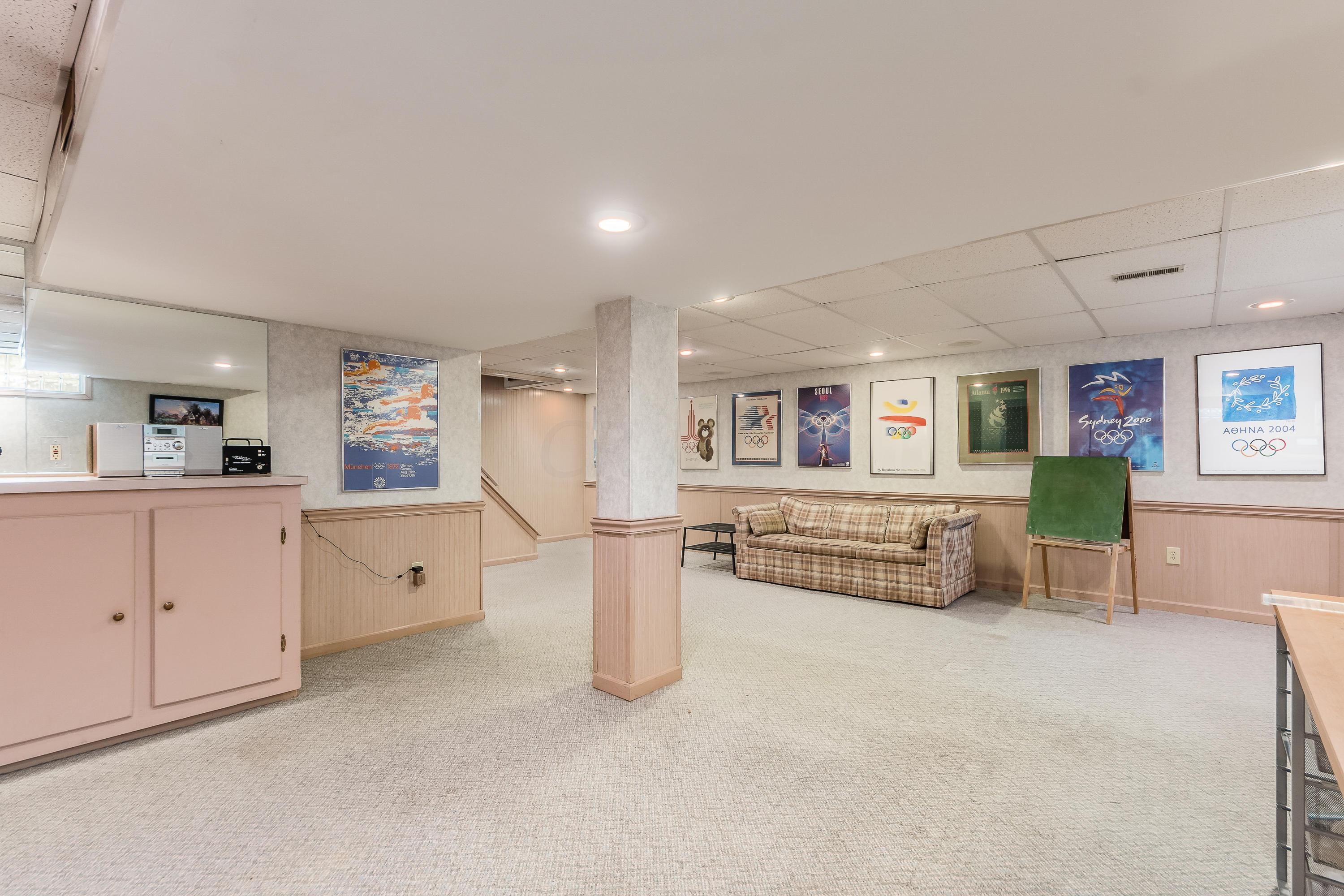 7727 Strathmoore Road Dublin, OH 43016 - Photo 20 of 35 Gallery Image 20