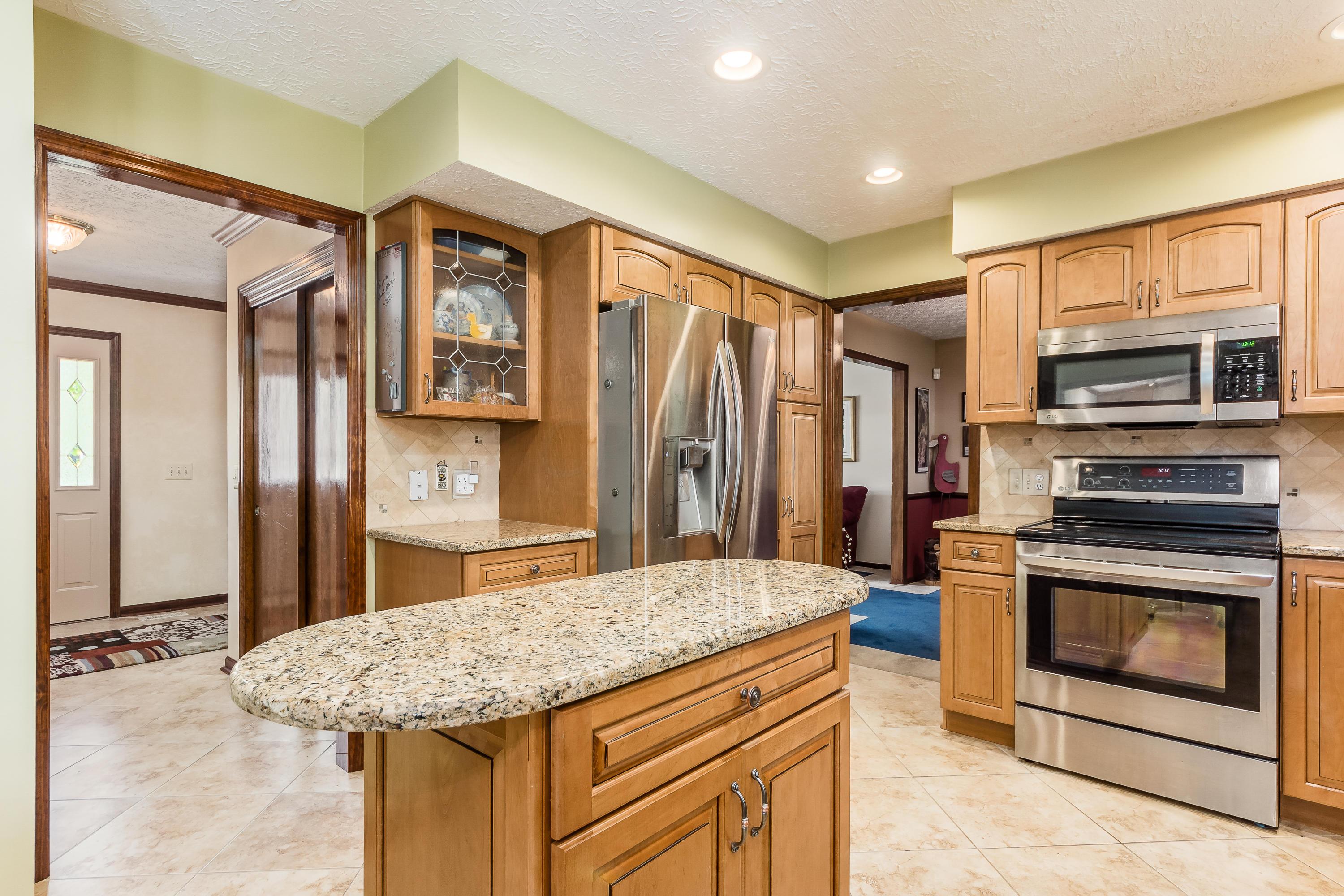 7727 Strathmoore Road Dublin, OH 43016 - Photo 4 of 35 Gallery Image 4
