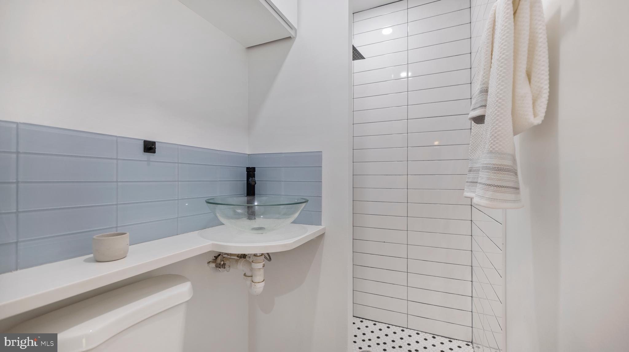 15705 Barnesville Road Boyds, MD 20841 - Photo 25 of 49 a bathroom with a sink and a mirror