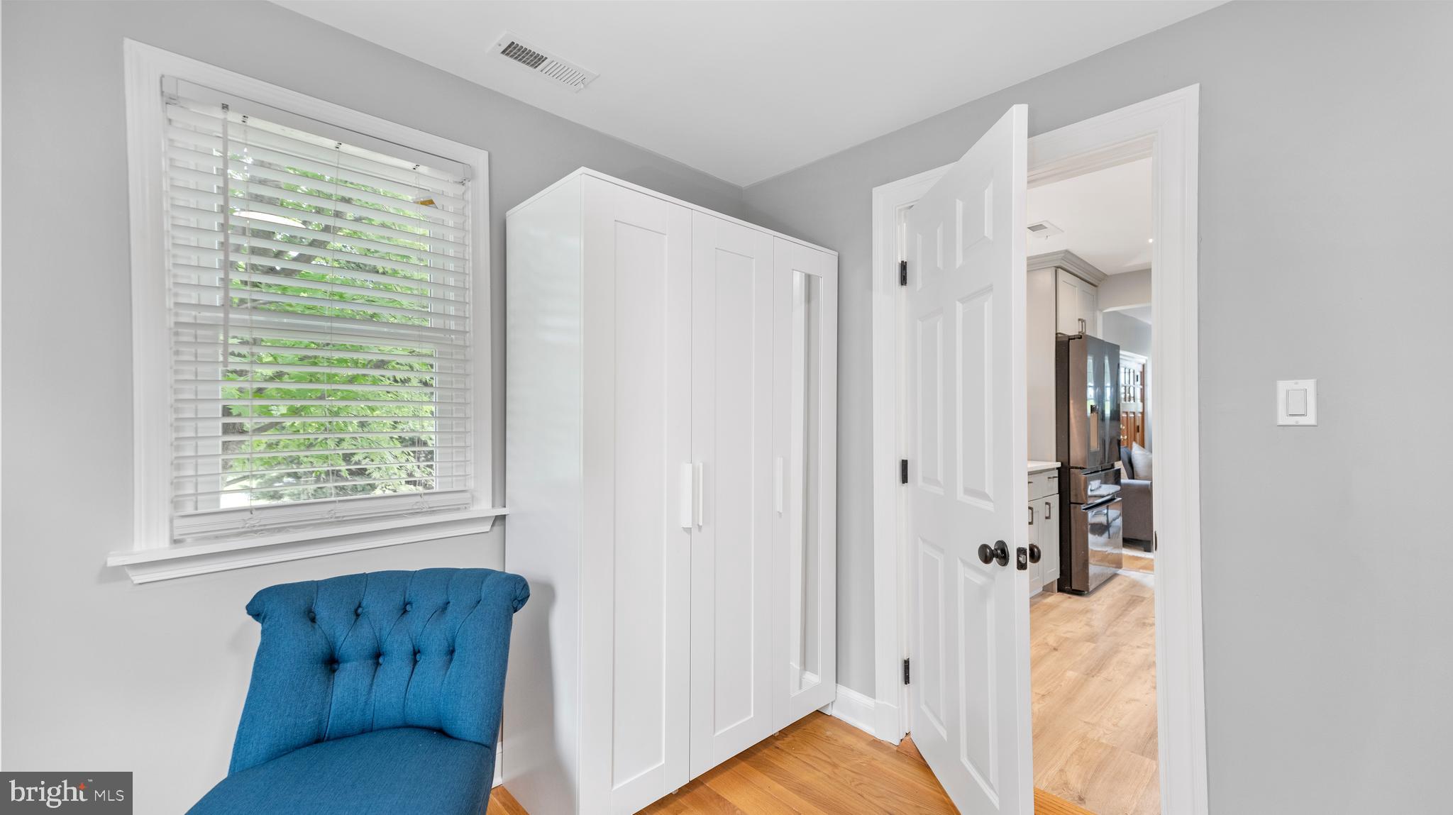 15705 Barnesville Road Boyds, MD 20841 - Photo 27 of 49 a living room with furniture and a window