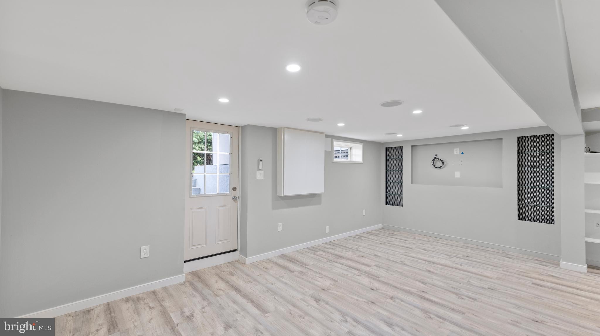 15705 Barnesville Road Boyds, MD 20841 - Photo 30 of 49 a view of empty room with wooden floor