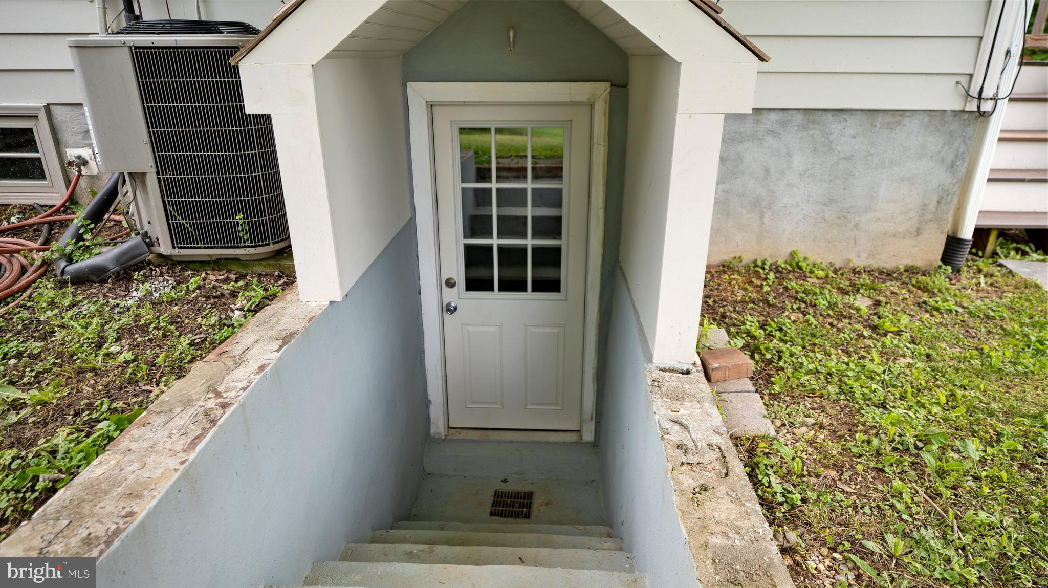 15705 Barnesville Road Boyds, MD 20841 - Photo 42 of 49 a view of a door of the house
