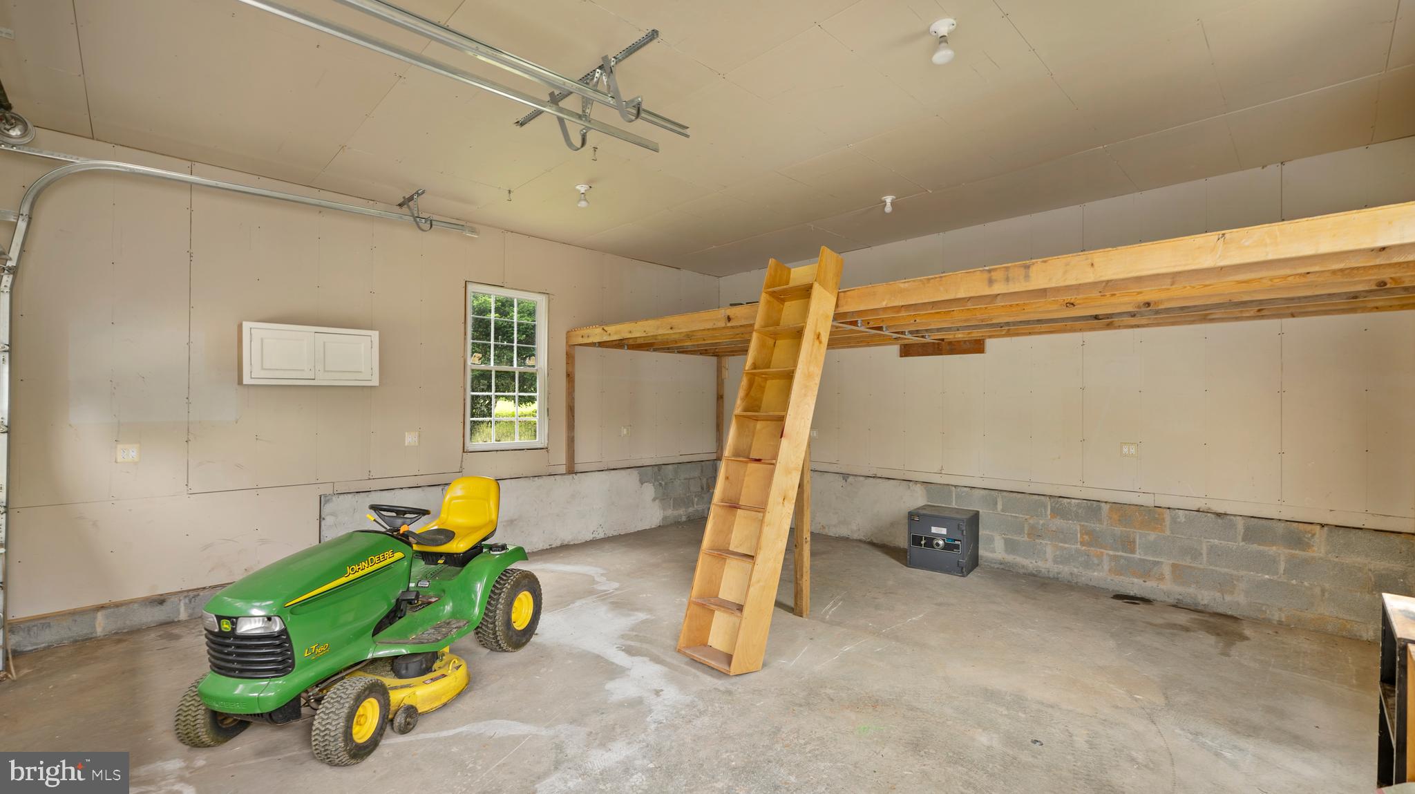 15705 Barnesville Road Boyds, MD 20841 - Photo 46 of 49 a view of a room with gym equipment