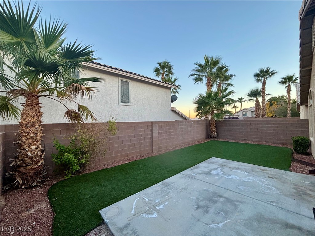 1020 Windhook Street Las Vegas, NV 89144 - Photo 4 of 8