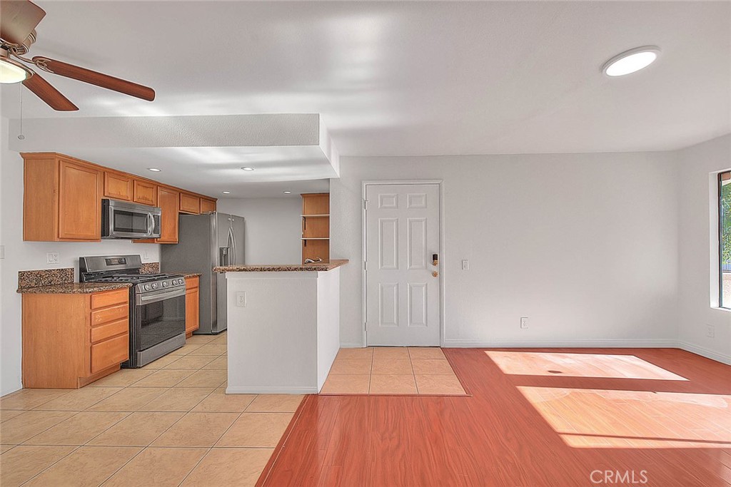 1315 Massachusetts Avenue, Unit 204 Riverside, CA 92507 - Photo 4 of 35