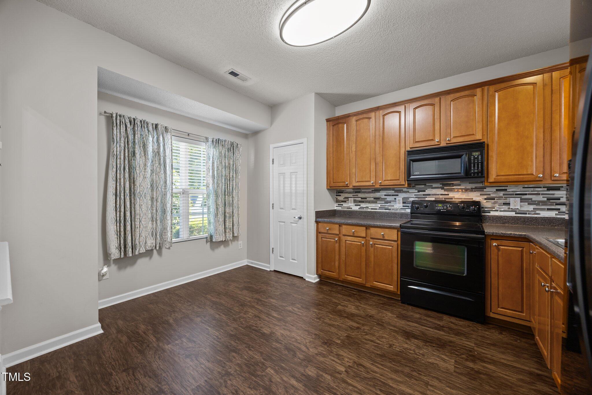 3408 Sosa Road Raleigh, NC 27610 - Photo 7 of 29 21-web-or-mls-IMG_8925