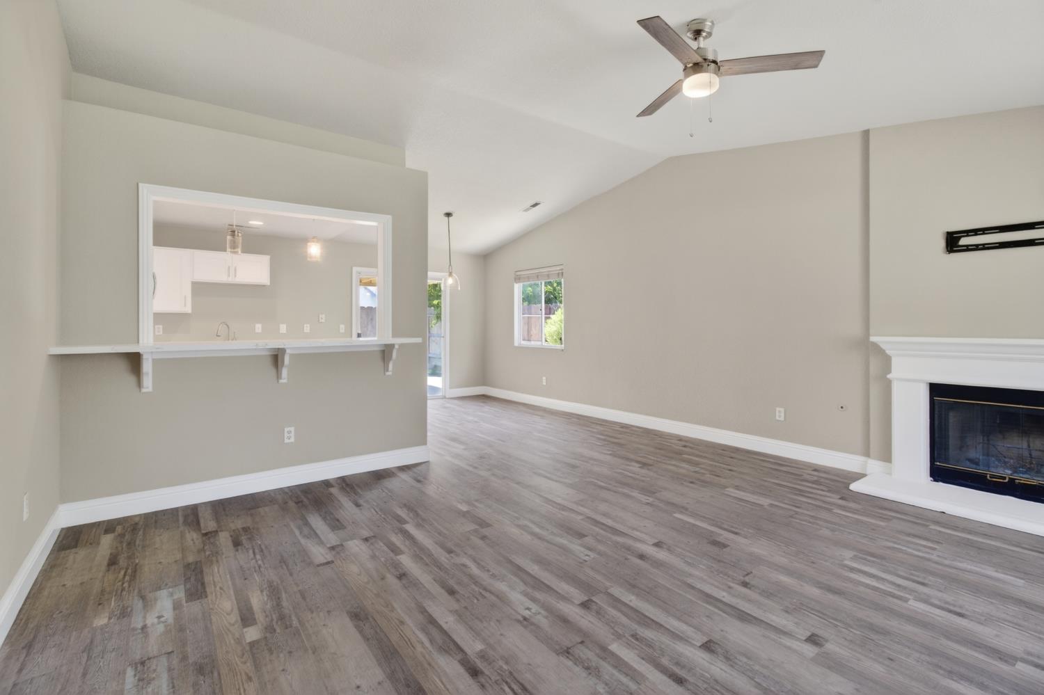 336 Serano Street Merced, CA 95341 - Photo 6 of 36