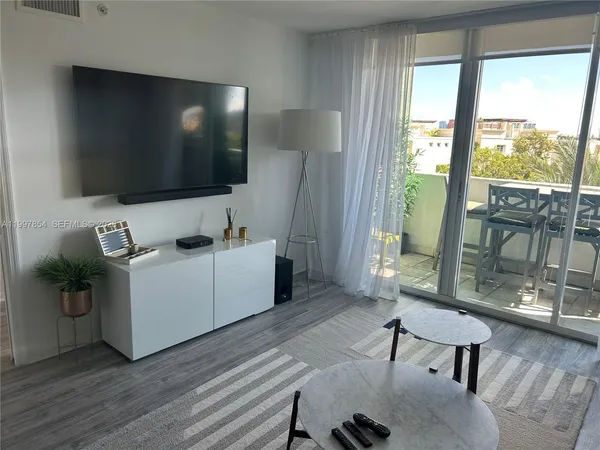 $725,000 | 90 Alton Road, Unit 607, Miami Beach, FL 33139