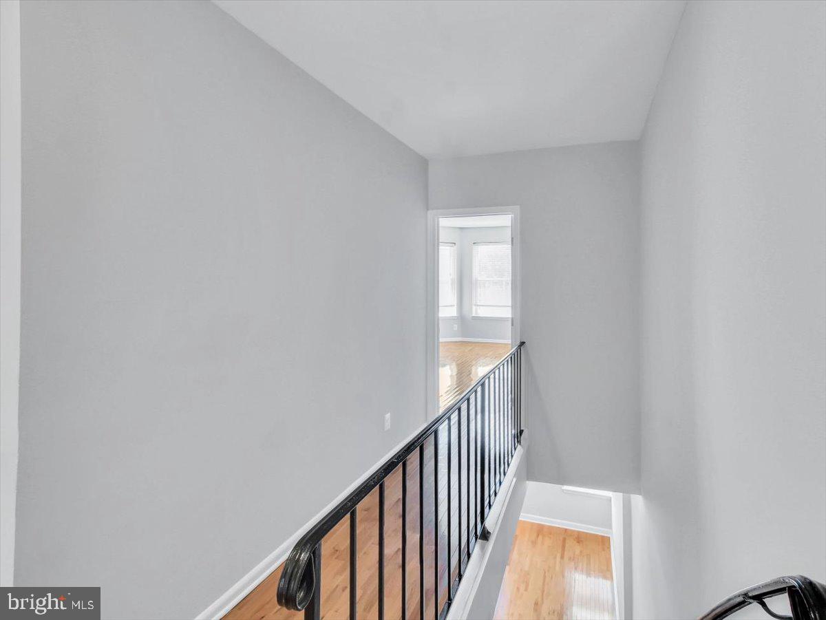 27 Bates Street Northwest Washington, DC 20001 - Photo 20 of 35 Upper Level Hall