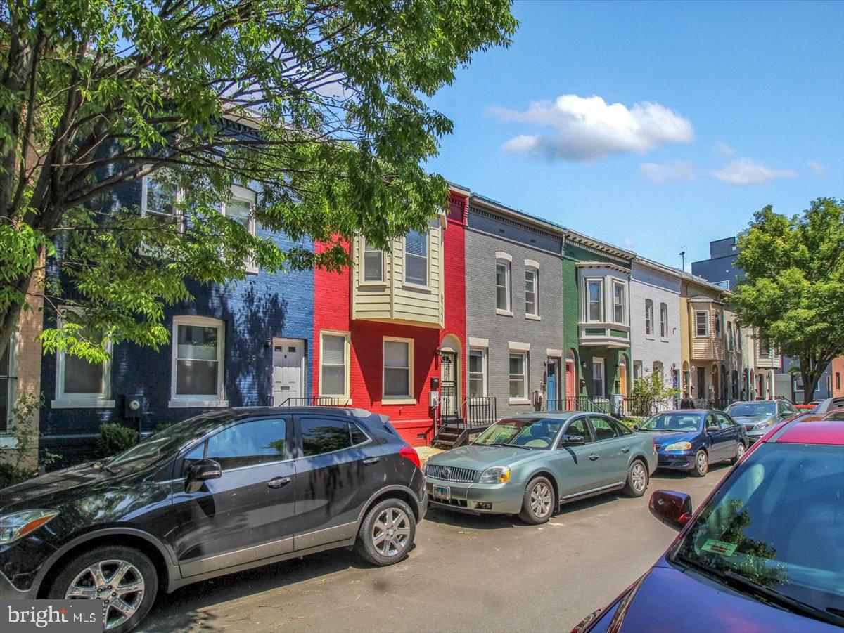 27 Bates Street Northwest Washington, DC 20001 - Photo 2 of 35