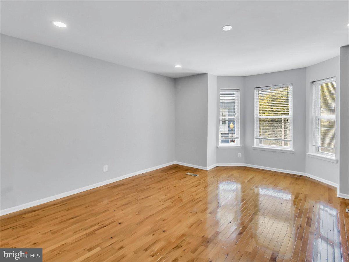 27 Bates Street Northwest Washington, DC 20001 - Photo 21 of 35 Mater Bedroom Upper Level