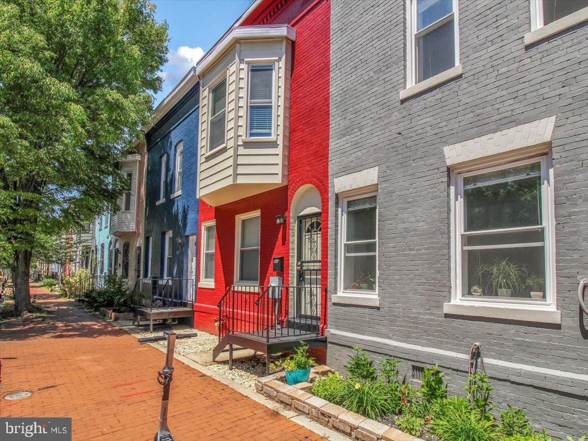 27 Bates Street Northwest Washington, DC 20001 - Photo 5 of 35