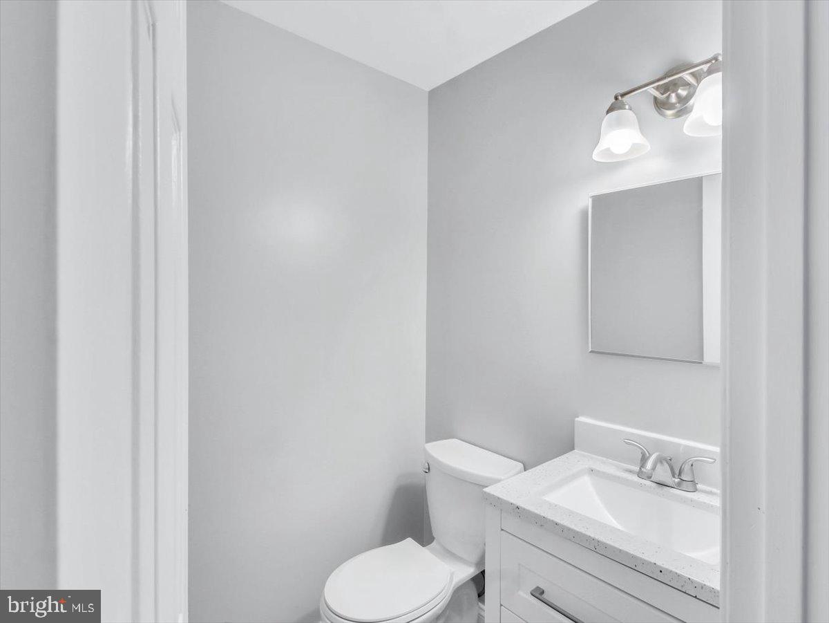 27 Bates Street Northwest Washington, DC 20001 - Photo 10 of 35 Main Level 1/2 Bathroom