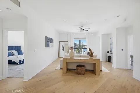 $1,290,000 | 402 Rockefeller, Unit 406, Irvine, CA 92612
