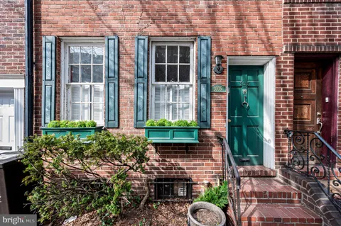 $925,000 | 2035 Rittenhouse Square, Philadelphia, PA 19103
