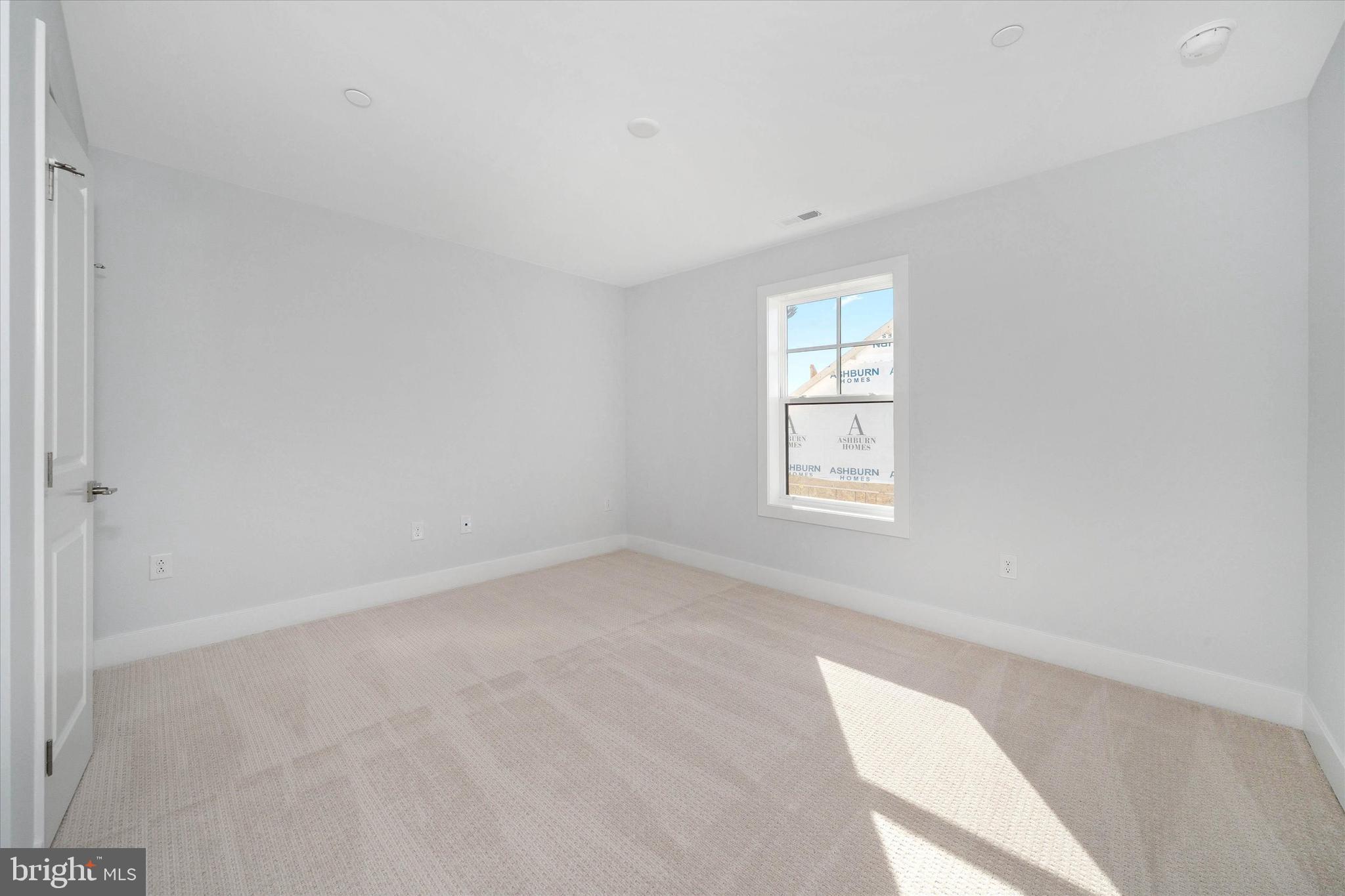 11809 River Run Lane Berlin, MD 21811 - Photo 57 of 95 a view of an empty room with a window