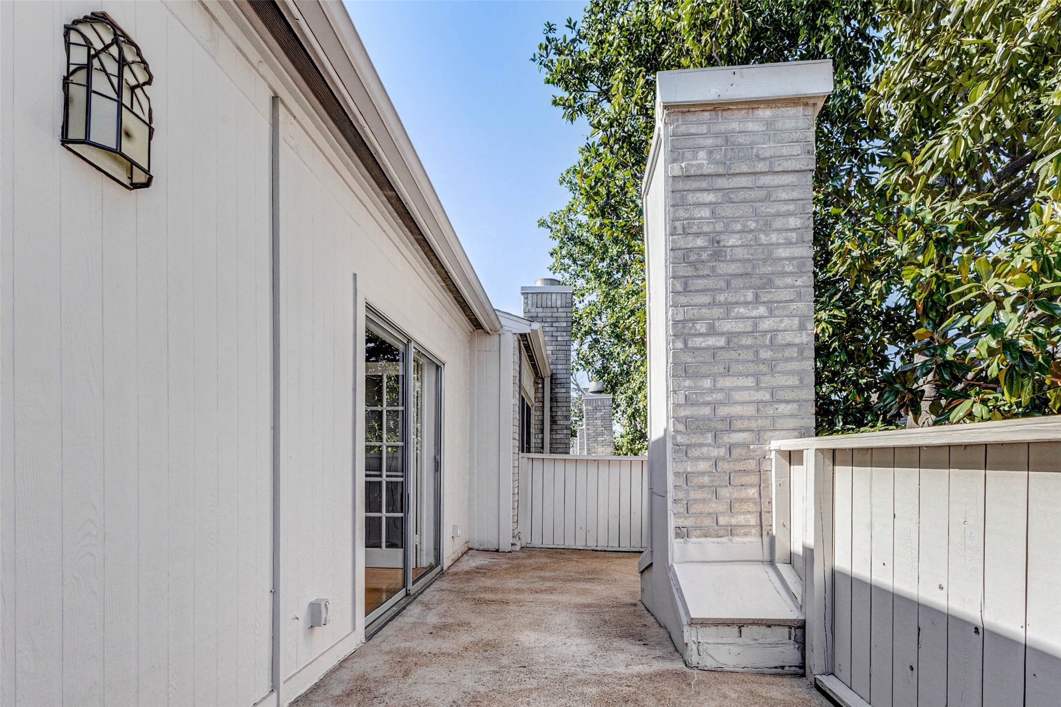 3800 Tanglewilde Street, Unit 102 Houston, TX 77063 - Photo 18 of 28 a view of entryway