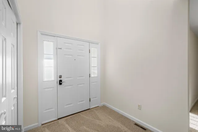 a view of entryway and hall