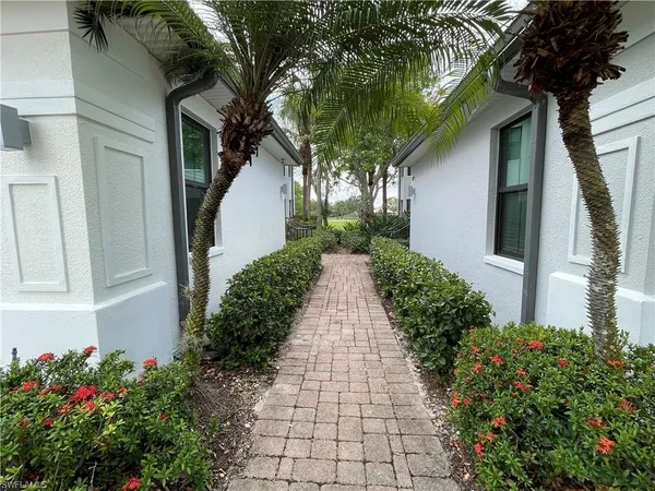 $8,000 | 2377 Ravenna Boulevard, Unit 202, Naples, FL 34109