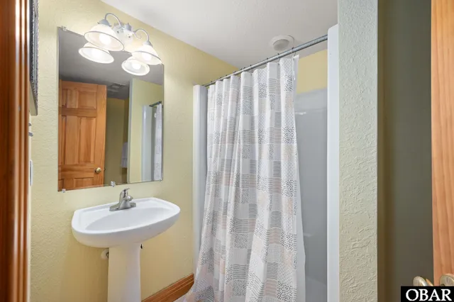 $1,349,900 | 134 Four Seasons Lane, Duck, NC 27949