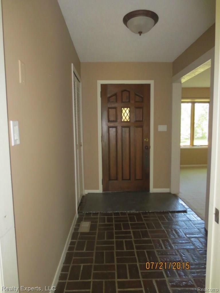 6380 Ridge Road Canton, MI 48187 - Photo 2 of 26 IMG_6006.jpg