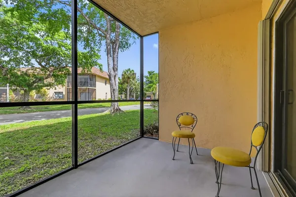 $260,000 | 275 Gate Road, Unit 104, Hollywood, FL 33024
