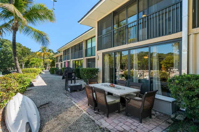 $1,100,000 | 96000 Overseas Highway, Unit S3 AND 29' BOAT SLIP, Key Largo, FL 33037