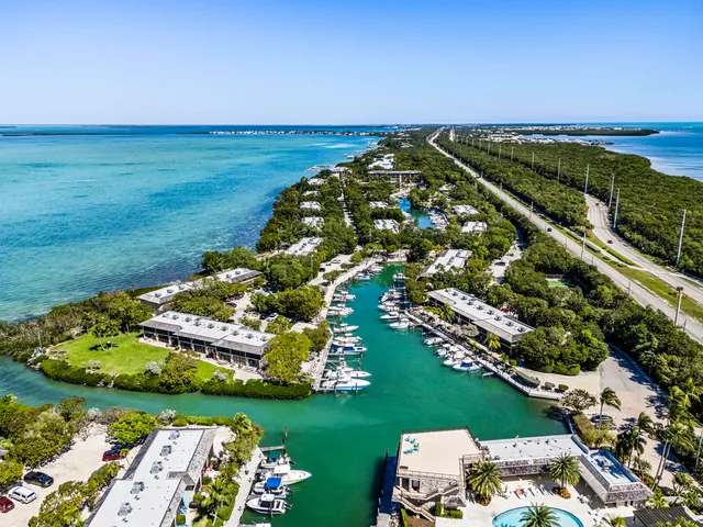 $1,100,000 | 96000 Overseas Highway, Unit S3 AND 29' BOAT SLIP, Key Largo, FL 33037