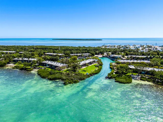 $1,100,000 | 96000 Overseas Highway, Unit S3 AND 29' BOAT SLIP, Key Largo, FL 33037