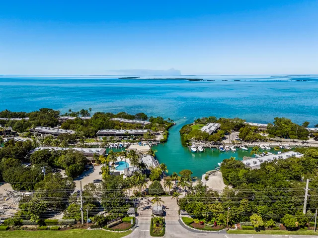 $1,100,000 | 96000 Overseas Highway, Unit S3 AND 29' BOAT SLIP, Key Largo, FL 33037