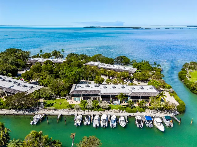 $1,100,000 | 96000 Overseas Highway, Unit S3 AND 29' BOAT SLIP, Key Largo, FL 33037