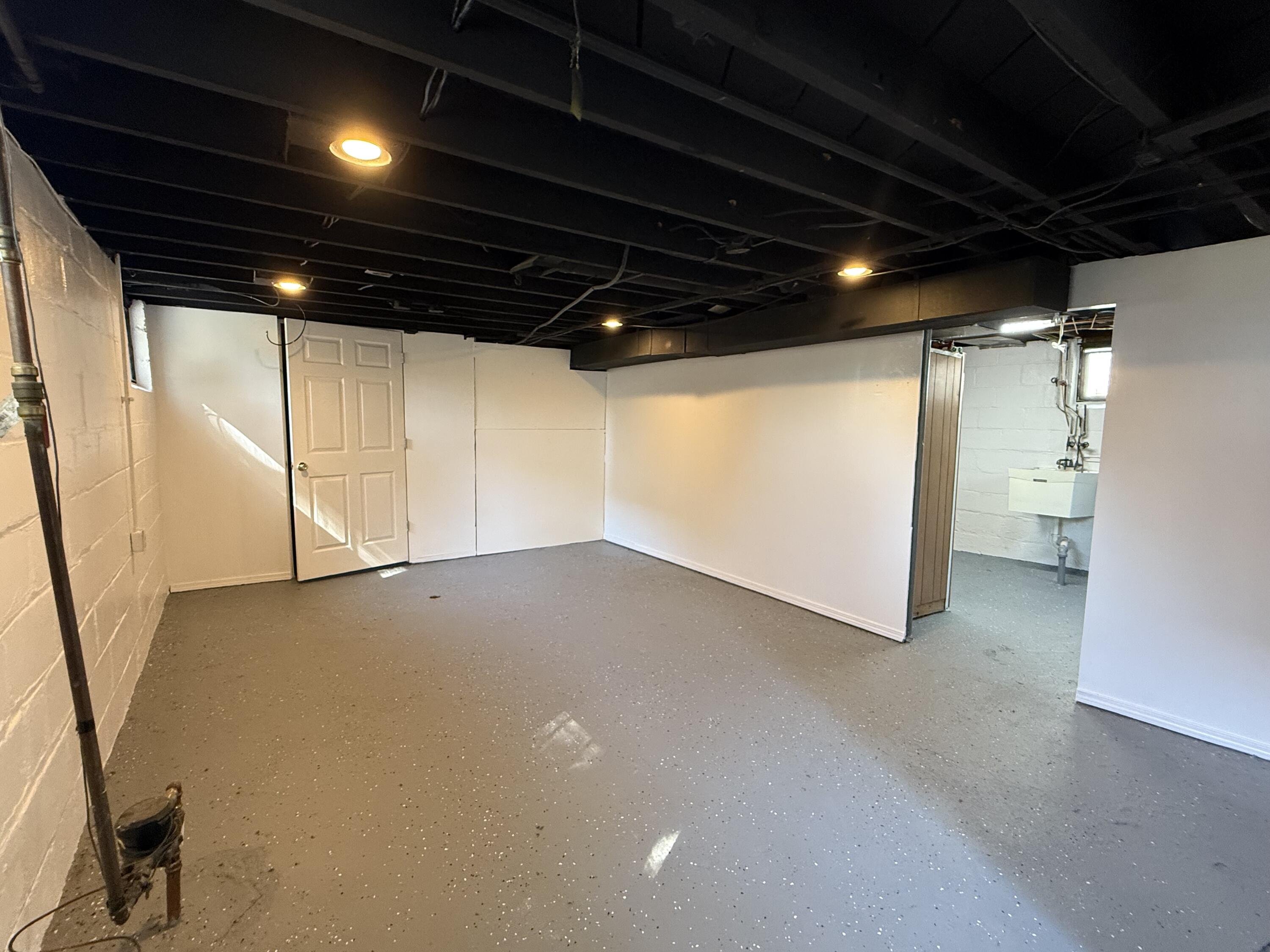 15028 Sumner Redford, MI 48239 - Photo 15 of 21 recreational room Sumner