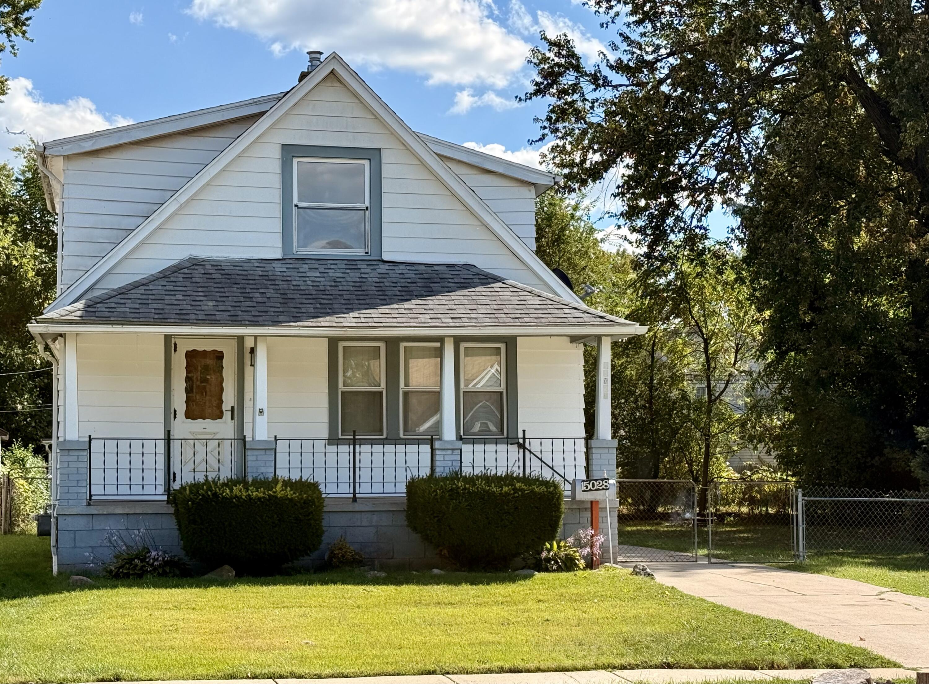 15028 Sumner Redford, MI 48239 - Photo 2 of 21 Front