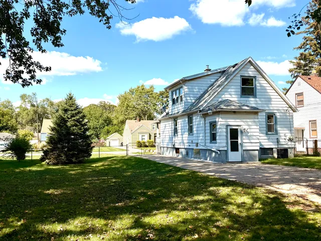 $214,200 | 15028 Sumner, Redford, MI 48239