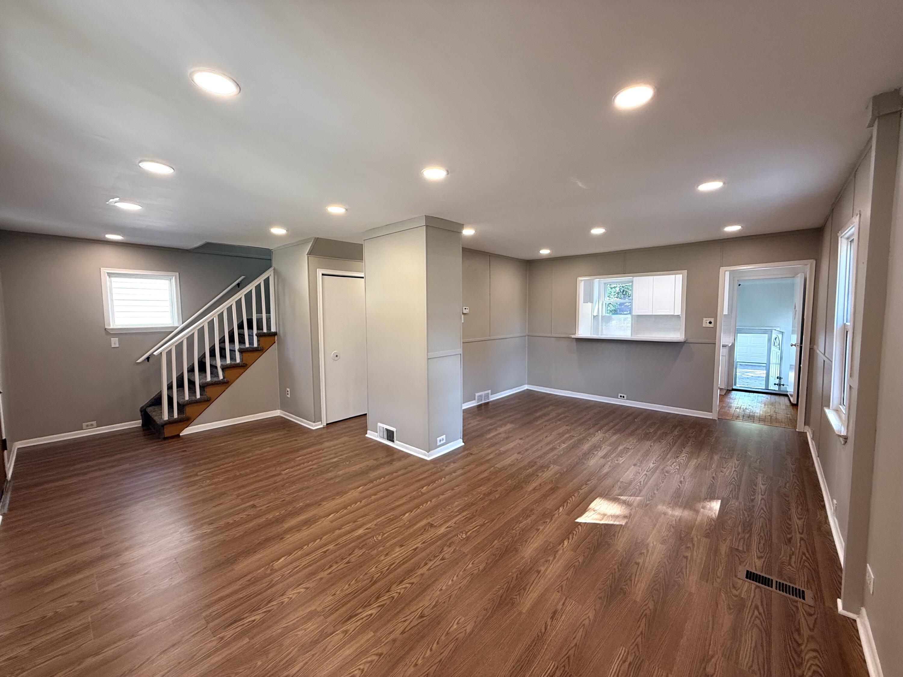 15028 Sumner Redford, MI 48239 - Photo 3 of 21 living plus dining plus bar kitchen Sumn