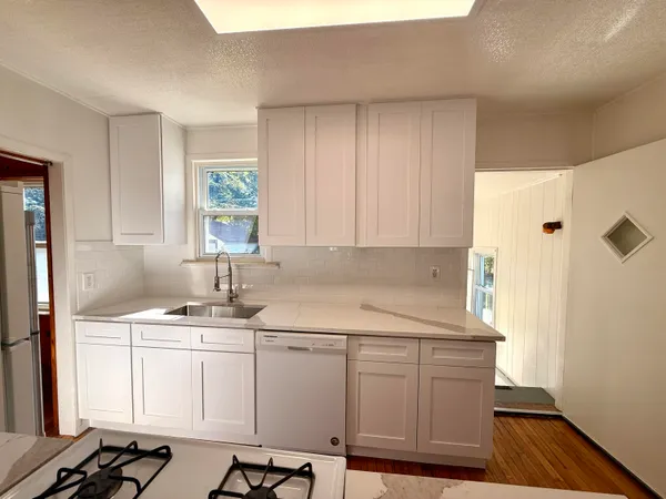 $209,800 | 15028 Sumner, Redford, MI 48239