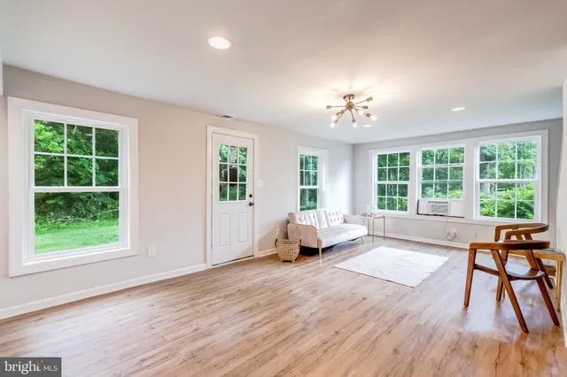 $3,100 | 24436 Lenah Road, Aldie, VA 20105