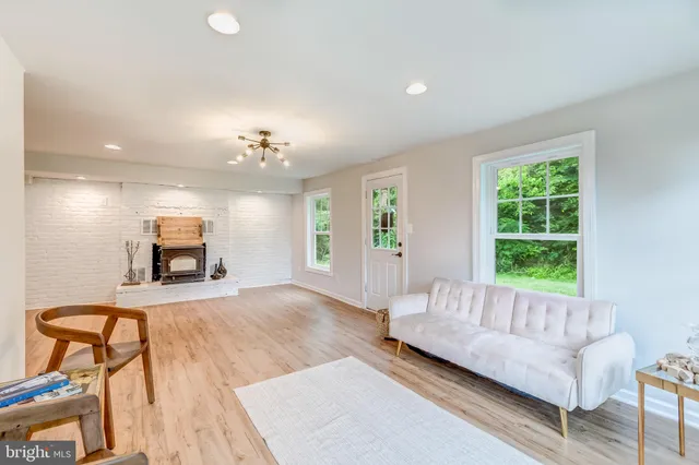 $3,100 | 24436 Lenah Road, Aldie, VA 20105