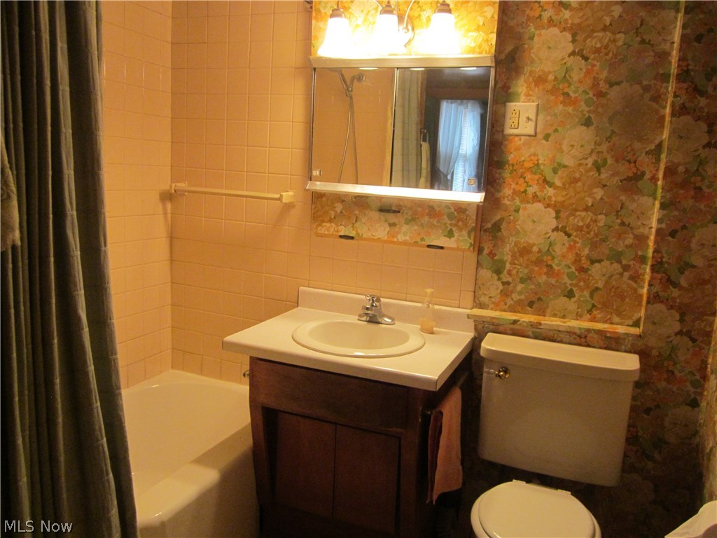 5789 Rhodes Road Kent, OH 44240 - Photo 7 of 16 Gallery Image 7