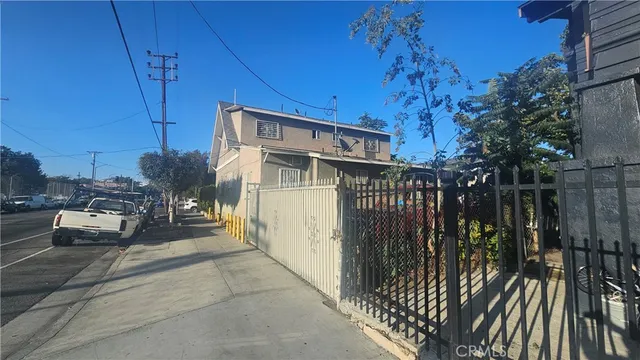 $875,000 | 736 West 41st Place, Los Angeles, CA 90037